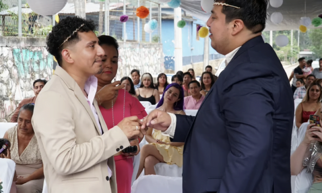 Oaxaca celebro en 2019 la primera boda igualitaria en la comunidad indígena mixe